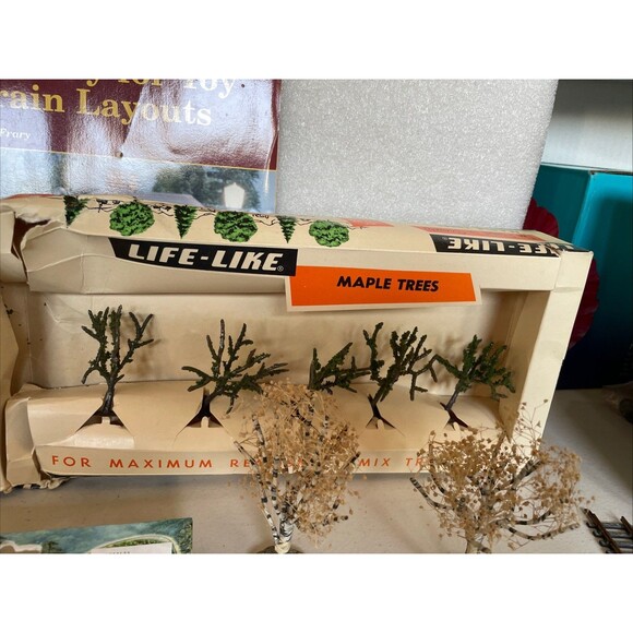 Life Like Train Scenery Trees White Birch, Maple, Evergreen, Red and more - Picture 11 of 16